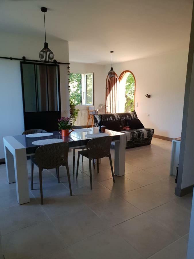 Gite Au Coeur Des Chenes Sérignan-du-Comtat Exterior foto